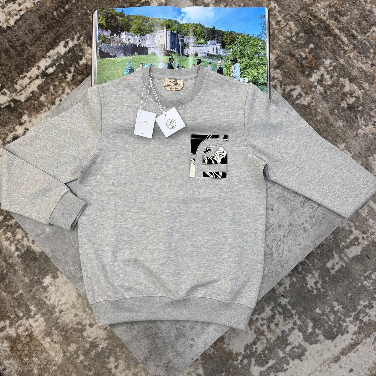HRMS FRONT BADGE JUMPER GREY