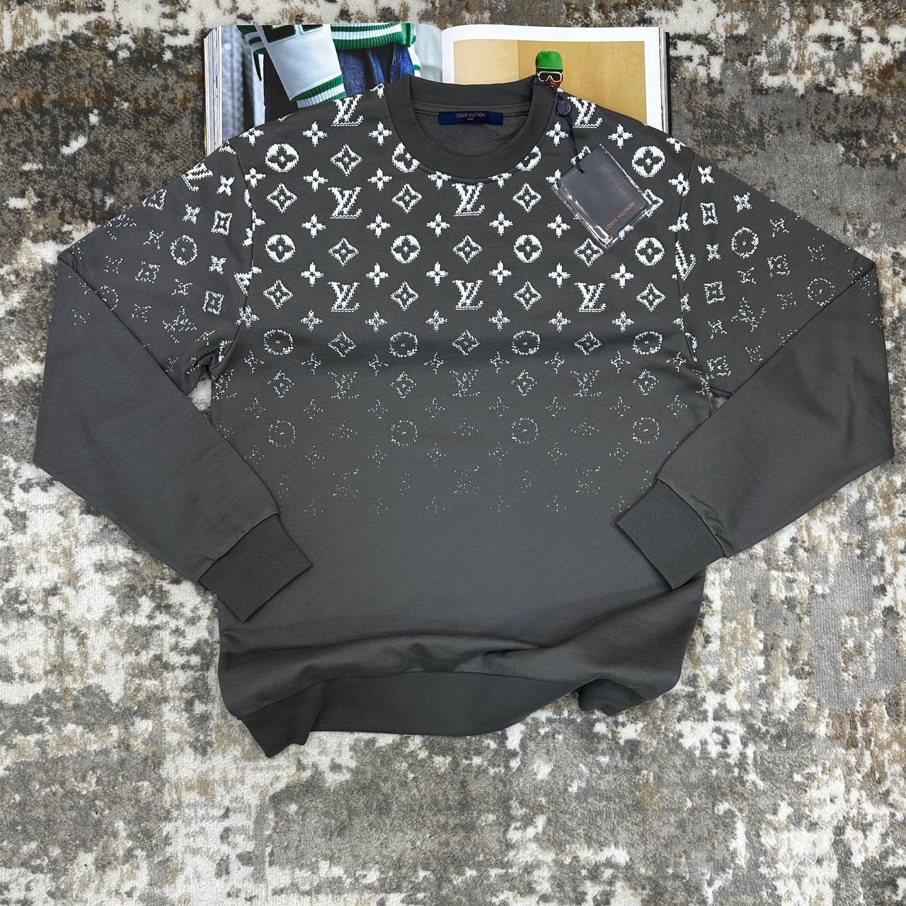 LUIS-VUITON JUMPER GREY