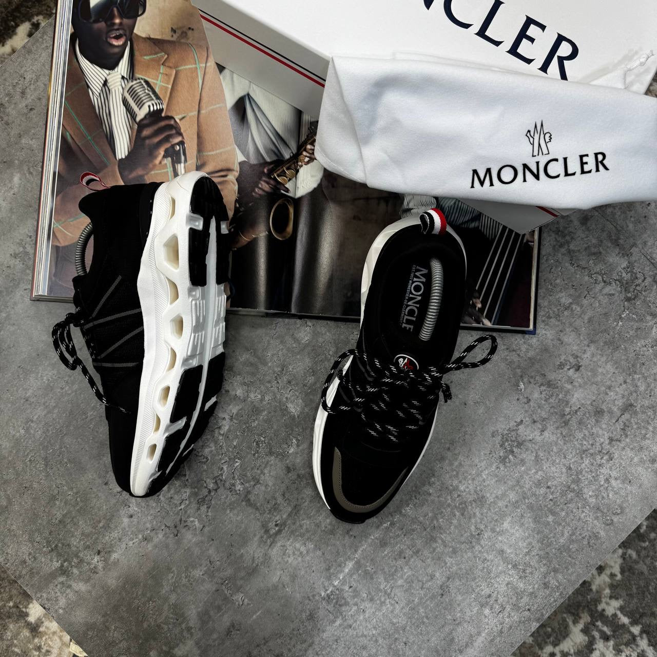 NCLR RUNNING TRAINERS BLACK/WHITE