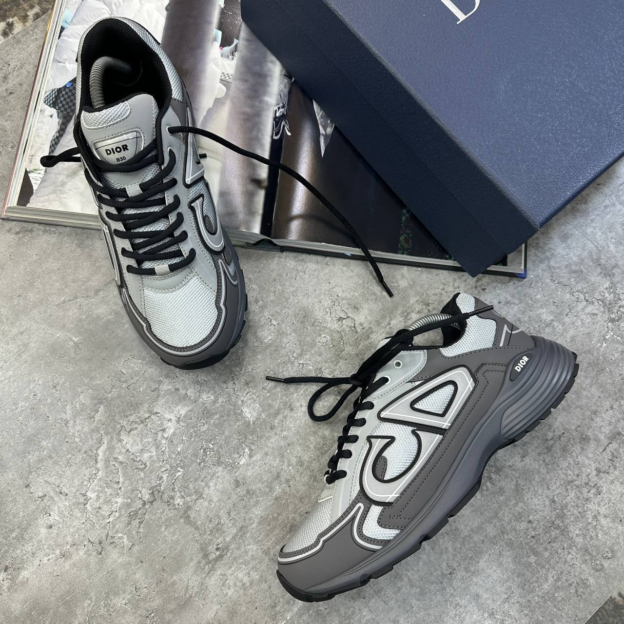B-30 TRAINER ALL GREY