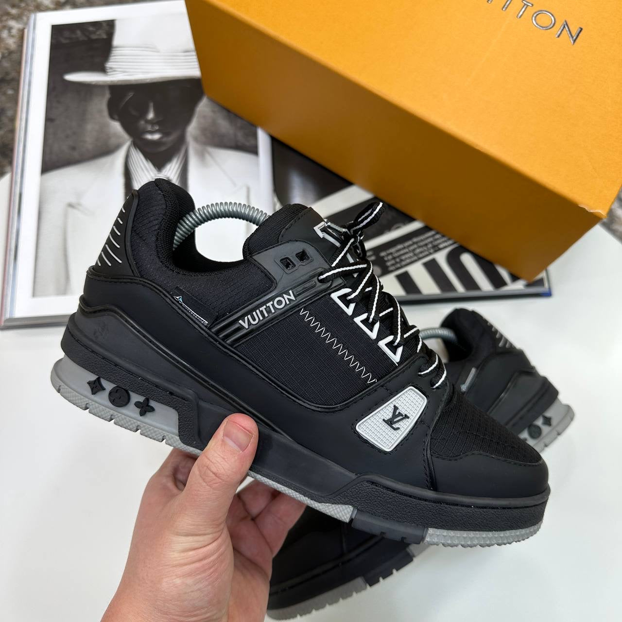 LVE TRAINER - BLACK