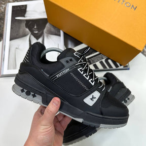 LVE TRAINER - BLACK