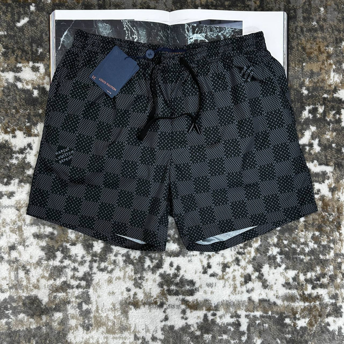 LOIS VUTON SHORTS BLACK