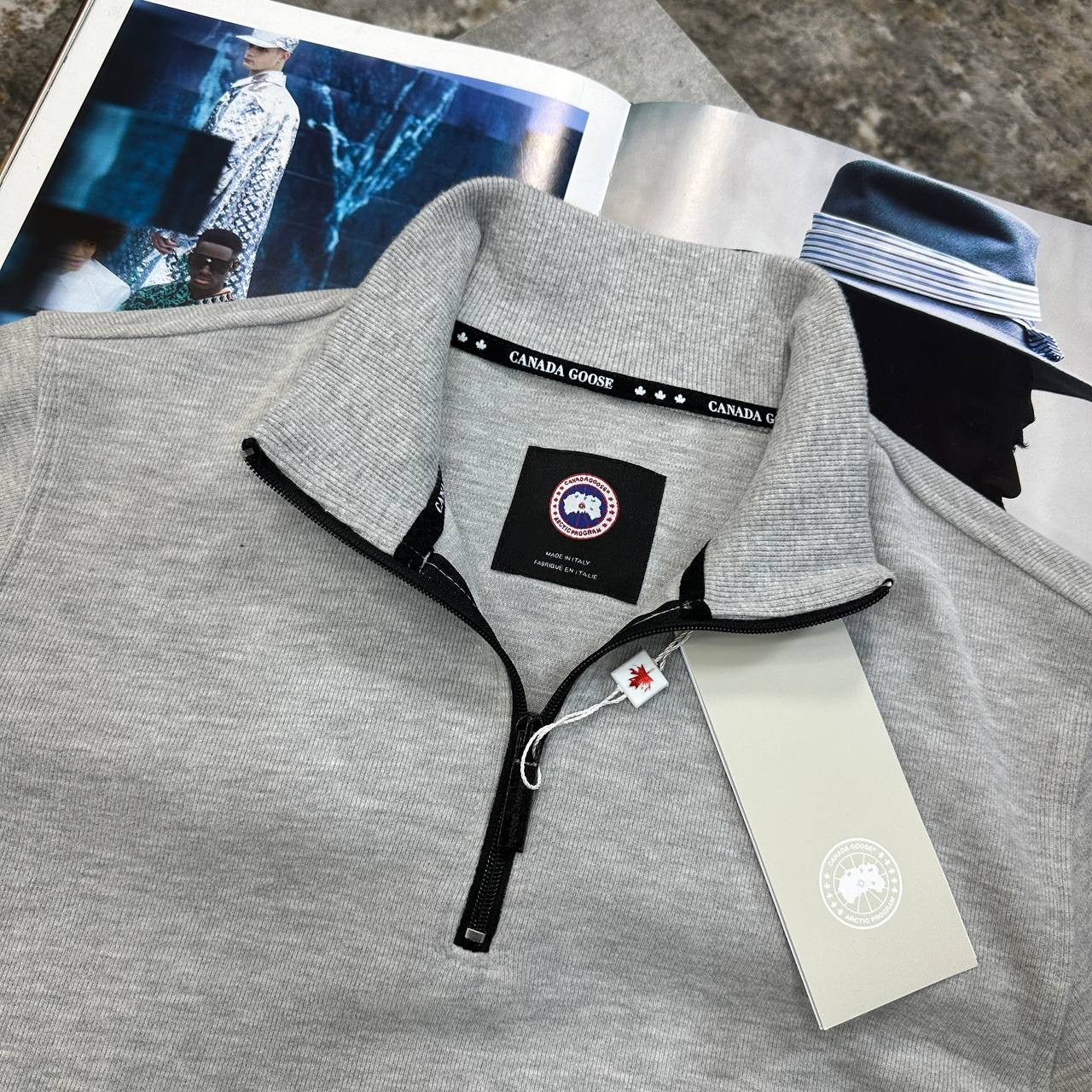 CG SIDE RED BADGE HALFZIP GREY