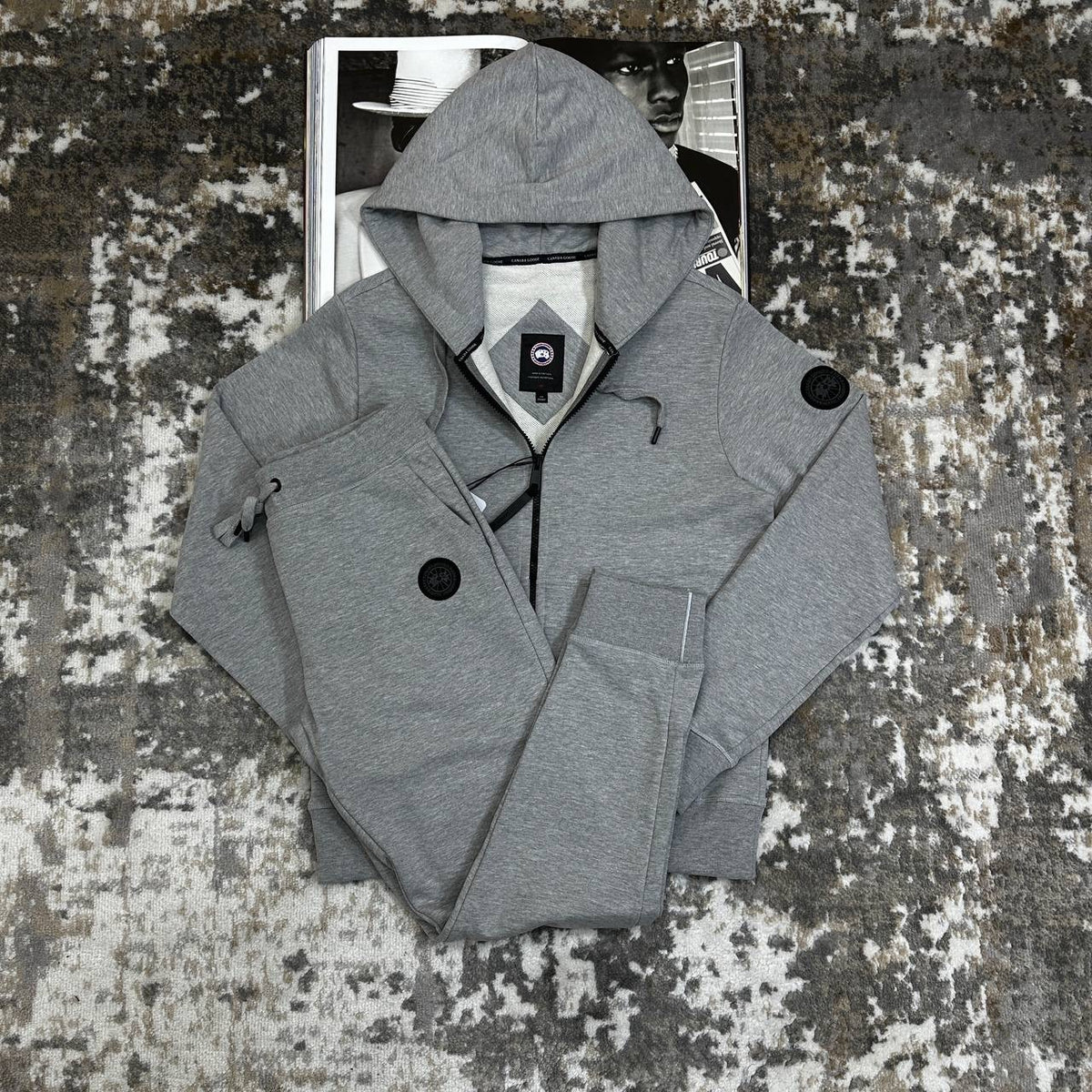 CNDA GOOSE TRACKSUIT-GREY BLACK BADGE