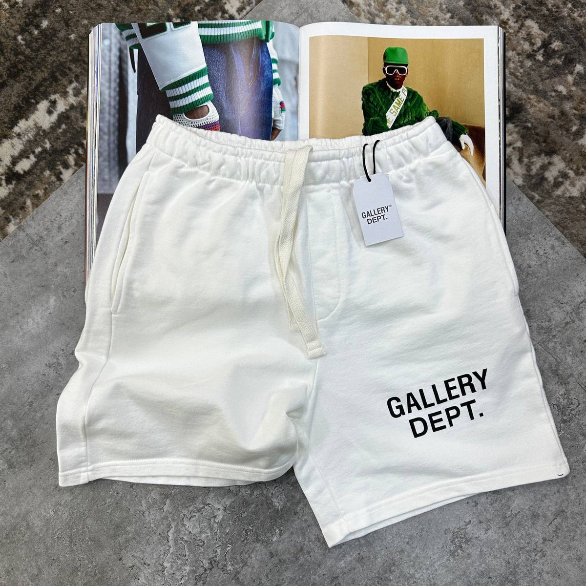 GLRY SHORTS WHITE