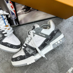 LVE TRAINER - GREY COLOUR