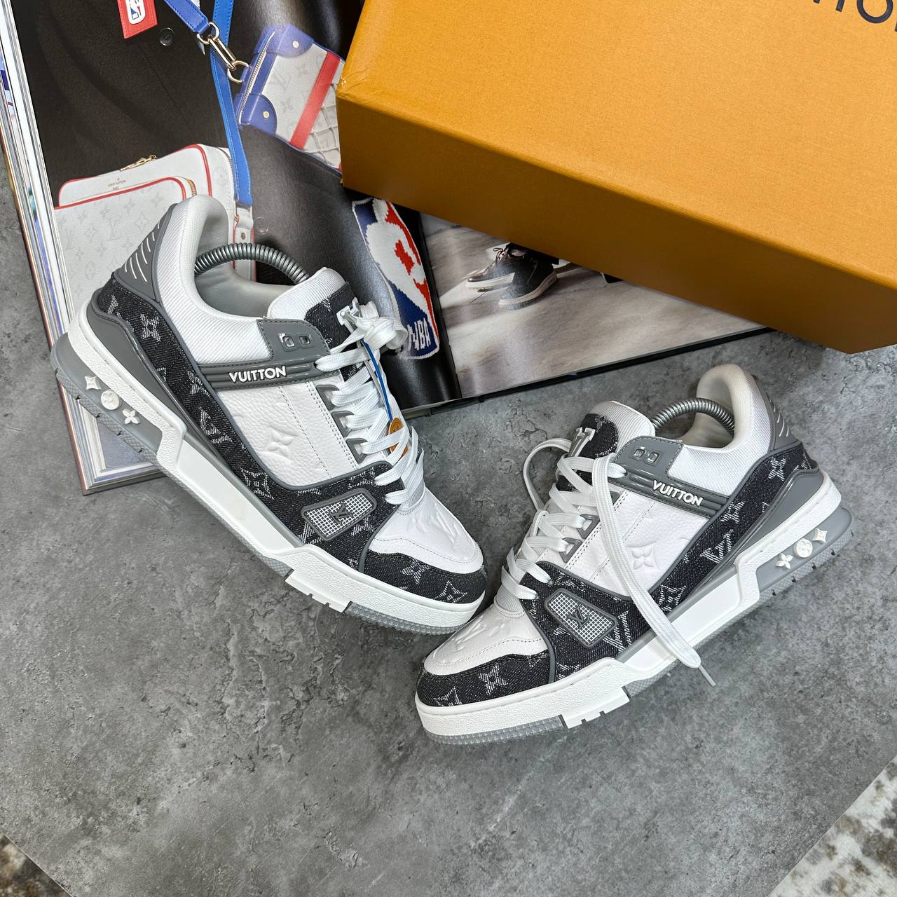 LVE TRAINER - GREY COLOUR