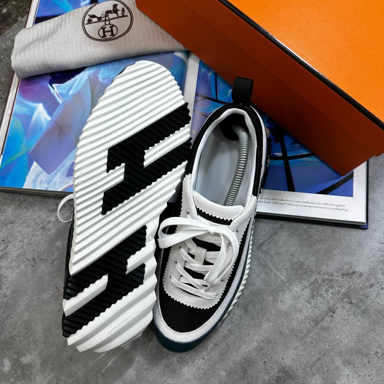 HRMS BOUNCING TRAINERS  BLACK|WHITE