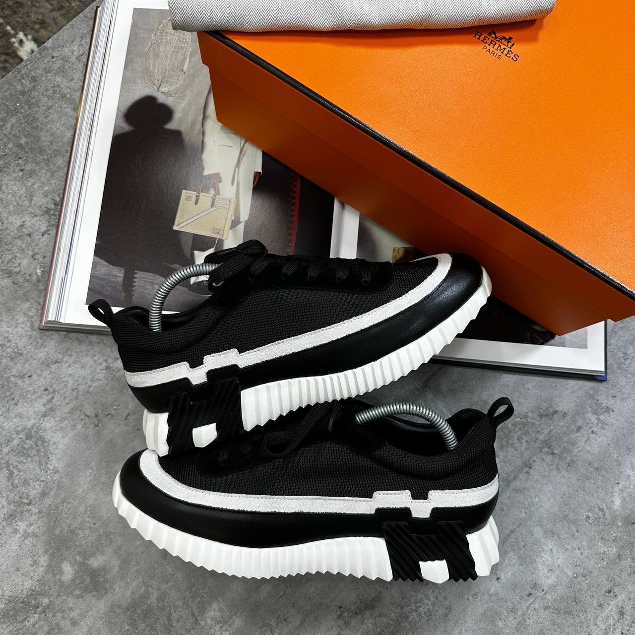 HRMS BOUNCING TRAINERS  BLACK|WHITE