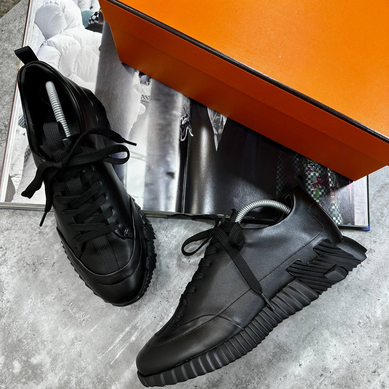 HRMS BOUNCING TRAINERS  BLACK