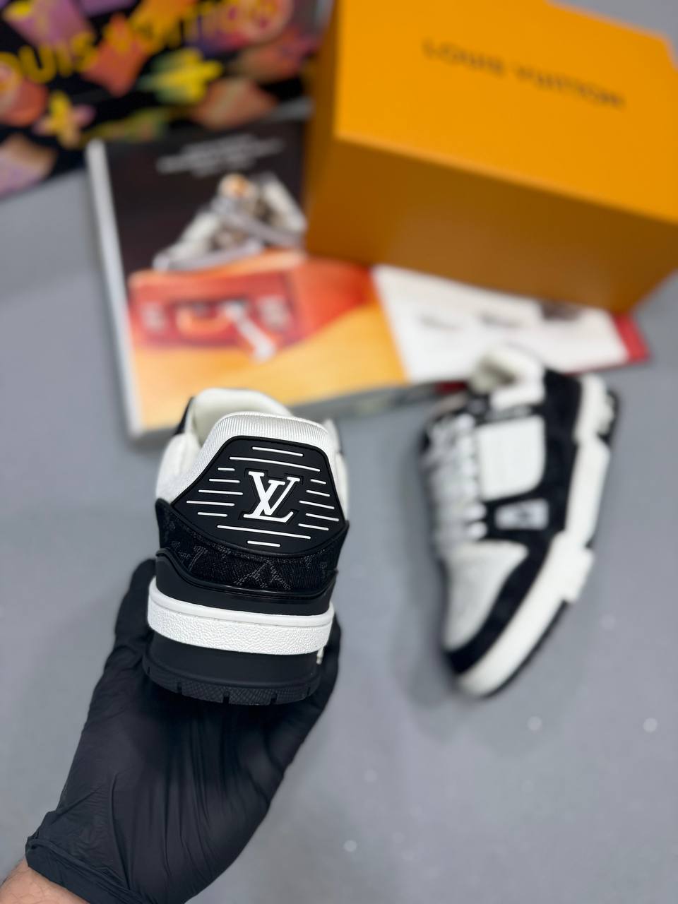 LVE TRAINER - BLACK / WHITE