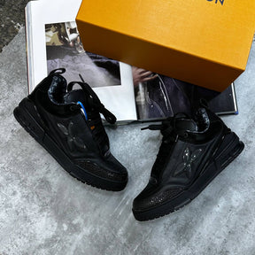 LVE TRAINER - BLACK